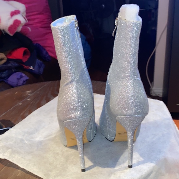 BOOTS - Picture 5 of 5